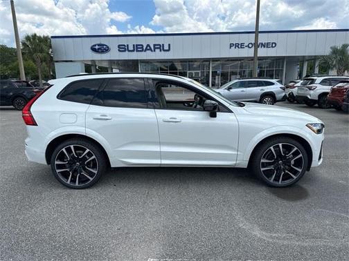 2023 Volvo XC60 B6 Ultimate Dark Theme