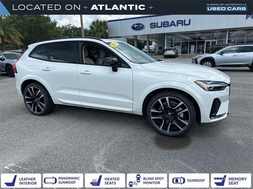 2023 Volvo XC60 B6 Ultimate Dark Theme