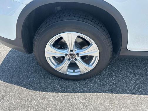 2017 Mercedes-Benz GLC 300 Base
