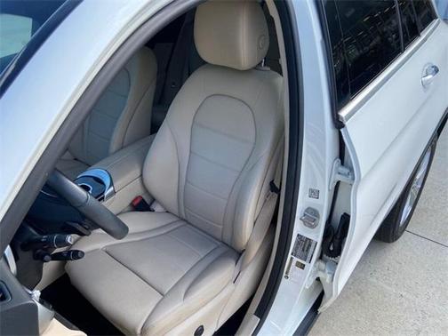 2017 Mercedes-Benz GLC 300 Base