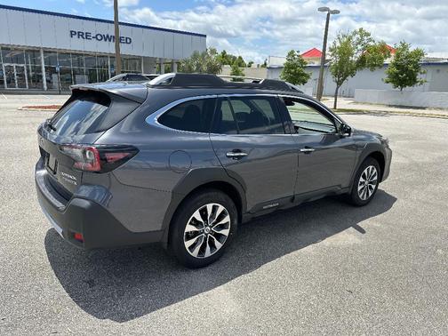 2025 Subaru Outback Touring XT