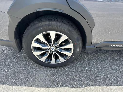 2025 Subaru Outback Touring XT