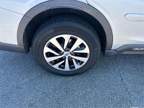 2022 Subaru Outback Base (CVT)