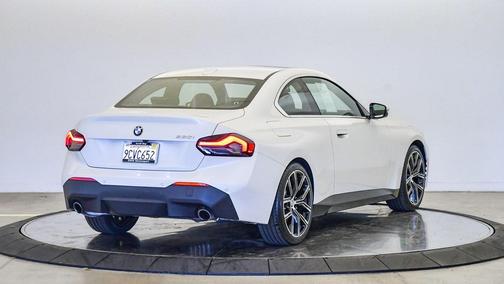 2023 BMW 230 i