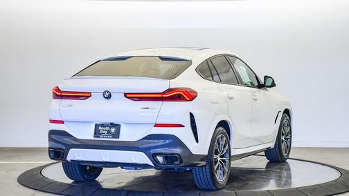 2023 BMW X6 xDrive40i
