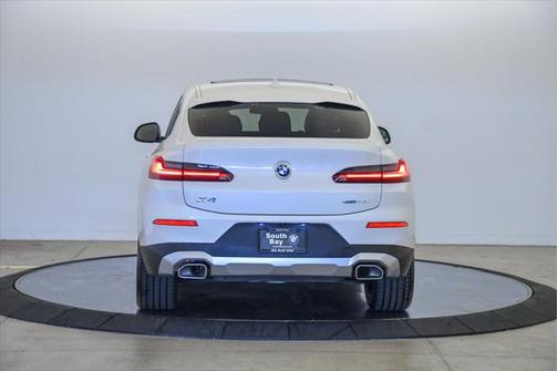 2022 BMW X4 xDrive30i