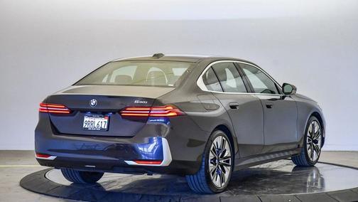 2025 BMW 530 530i