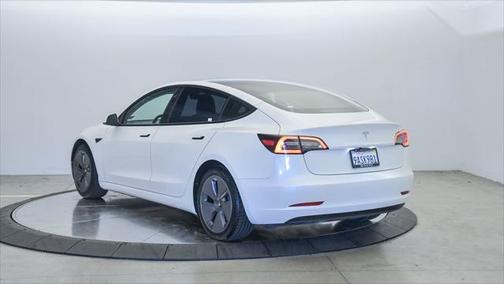 2021 Tesla Model 3 Standard Range Plus