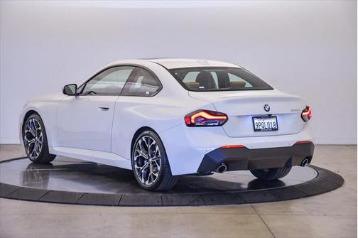 2025 BMW 230 i