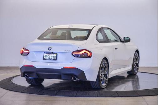 2025 BMW 230 i