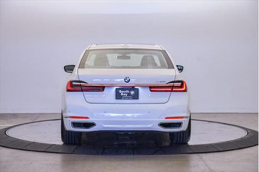 2021 BMW 740 740i