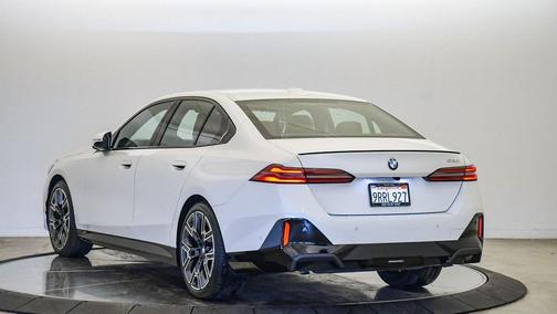 2025 BMW 530 530i
