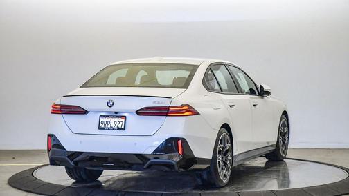 2025 BMW 530 530i