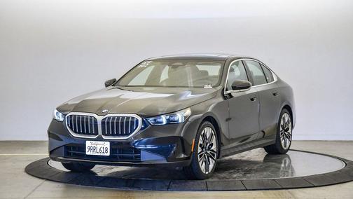 2025 BMW 530 530i