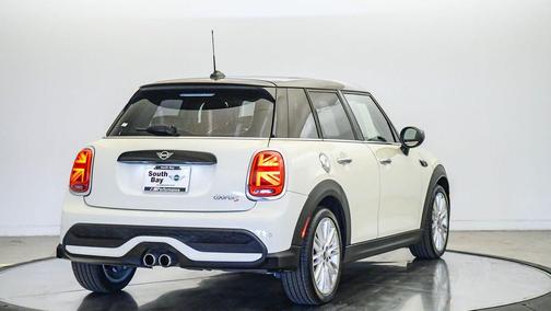Pepper White 2023 MINI Hardtop Cooper S