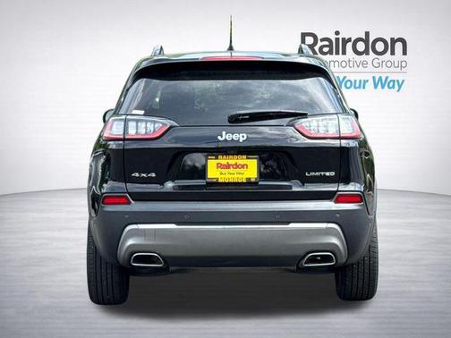 Diamond Black Crystal Pearlcoat 2022 Jeep Cherokee Limited