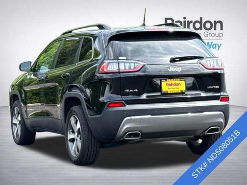 Diamond Black Crystal Pearlcoat 2022 Jeep Cherokee Limited