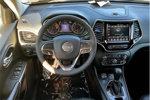 Diamond Black Crystal Pearlcoat 2022 Jeep Cherokee Limited