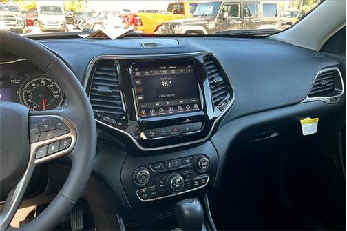 Diamond Black Crystal Pearlcoat 2022 Jeep Cherokee Limited