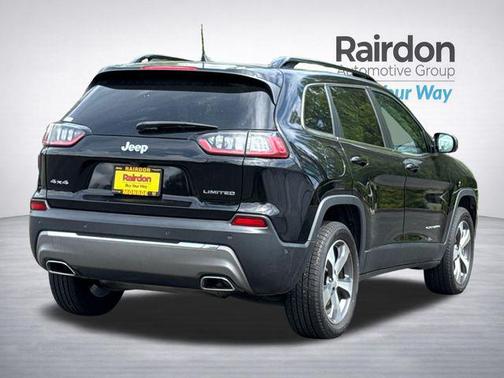 Diamond Black Crystal Pearlcoat 2022 Jeep Cherokee Limited