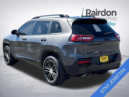 Granite Crystal Metallic Clearcoat 2018 Jeep Cherokee Latitude