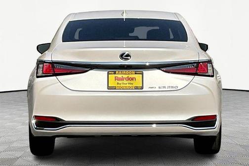 2021 Lexus ES 250 Base