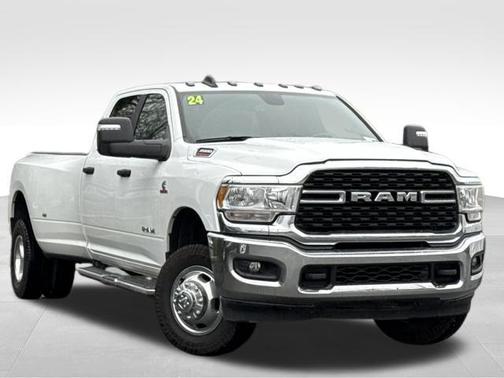 2024 RAM 3500 Big Horn Crew Cab 4x4 8' Box
