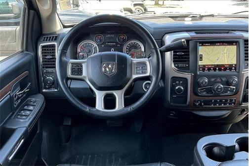 2018 RAM 2500 Laramie Crew Cab 4x4 8' Box