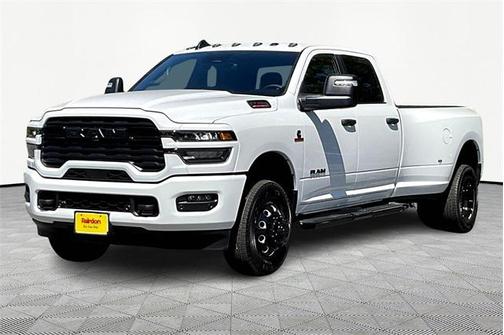2025 RAM 3500 Big Horn Crew Cab 4x4 8' Box