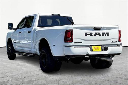 2025 RAM 3500 Big Horn Crew Cab 4x4 8' Box