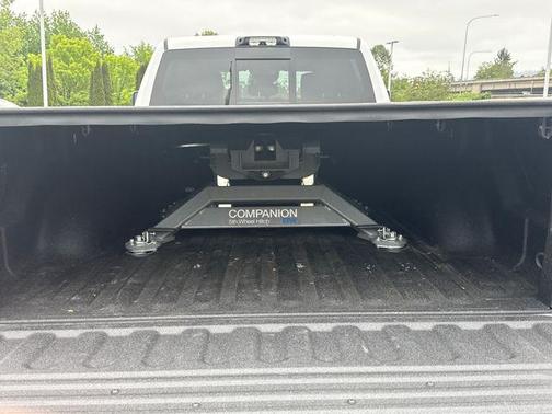 Bright White Clearcoat 2026 RAM 3500 Laramie Crew Cab 4x4 8' Box