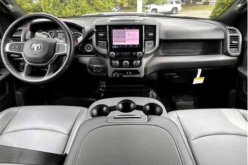 2025 RAM 3500 Tradesman Crew Cab 4x4 6'4' Box