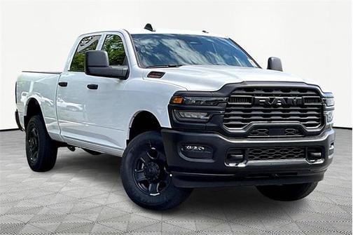 2025 RAM 3500 Tradesman Crew Cab 4x4 6'4' Box