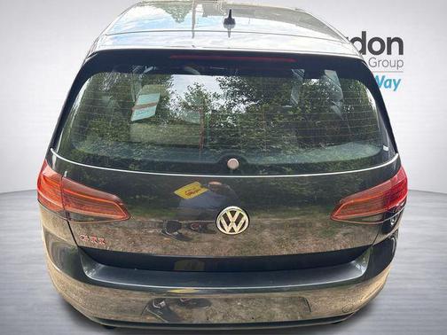 Steel Gray Metallic 2015 Volkswagen Golf GTI 2.0T SE w/Performance Package 2-Door