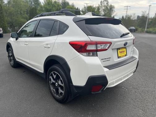 Crystal White Pearl 2018 Subaru Crosstrek 2.0i Premium