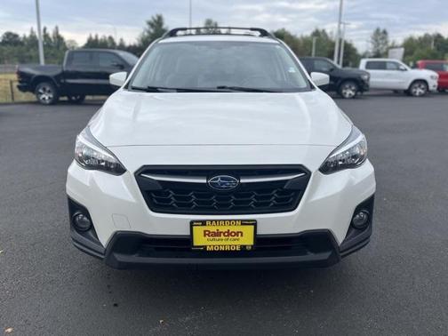 Crystal White Pearl 2018 Subaru Crosstrek 2.0i Premium