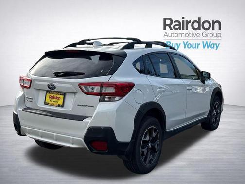 Crystal White Pearl 2018 Subaru Crosstrek 2.0i Premium