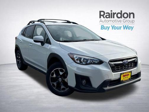 Crystal White Pearl 2018 Subaru Crosstrek 2.0i Premium