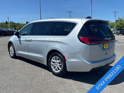 Silver Mist Clearcoat 2023 Chrysler Pacifica Touring L