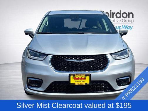Silver Mist Clearcoat 2023 Chrysler Pacifica Touring L