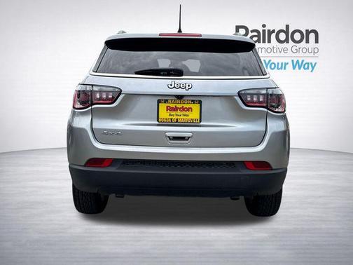 Silver Zynith Metallic Clearcoat 2024 Jeep Compass Latitude