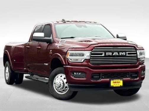 2019 RAM 3500 Laramie Crew Cab 4x4 8' Box