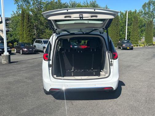 Bright White Clearcoat 2023 Chrysler Pacifica Hybrid Touring L