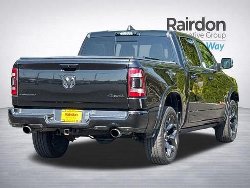 Diamond Black Crystal Pearlcoat 2022 RAM 1500 Limited