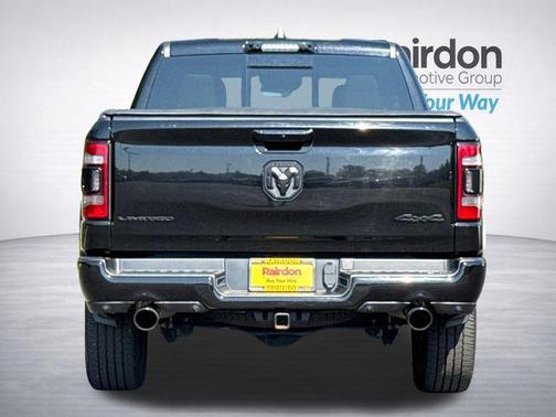 Diamond Black Crystal Pearlcoat 2022 RAM 1500 Limited