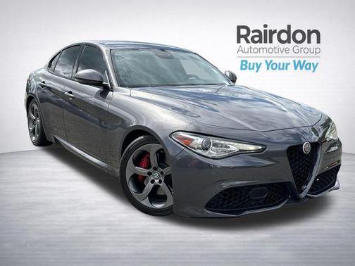 Vesuvio Gray Metallic 2019 Alfa Romeo Giulia Sport