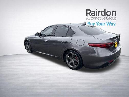 Vesuvio Gray Metallic 2019 Alfa Romeo Giulia Sport