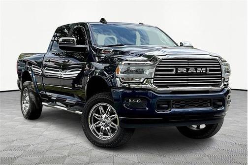 2020 RAM 3500 Laramie Crew Cab 4x4 6'4' Box