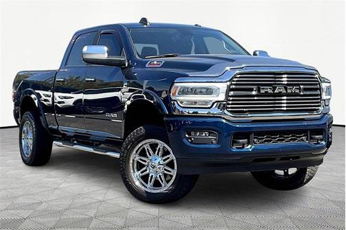 2020 RAM 3500 Laramie Crew Cab 4x4 6'4' Box