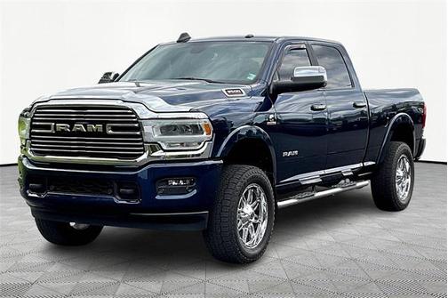 2020 RAM 3500 Laramie Crew Cab 4x4 6'4' Box